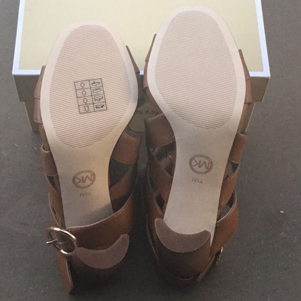 Michael Kors heel shoes - Picture 6 of 8